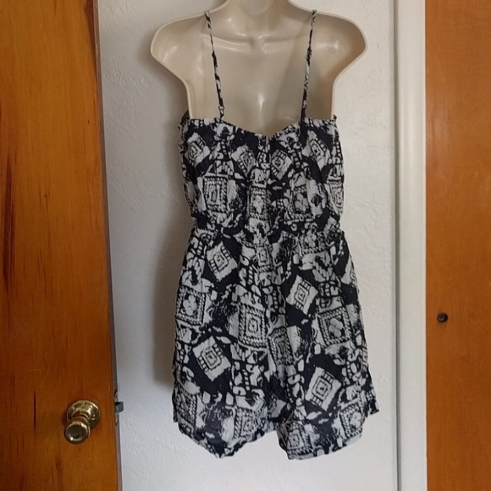 3 Summer Rompers - Picture 3 of 12
